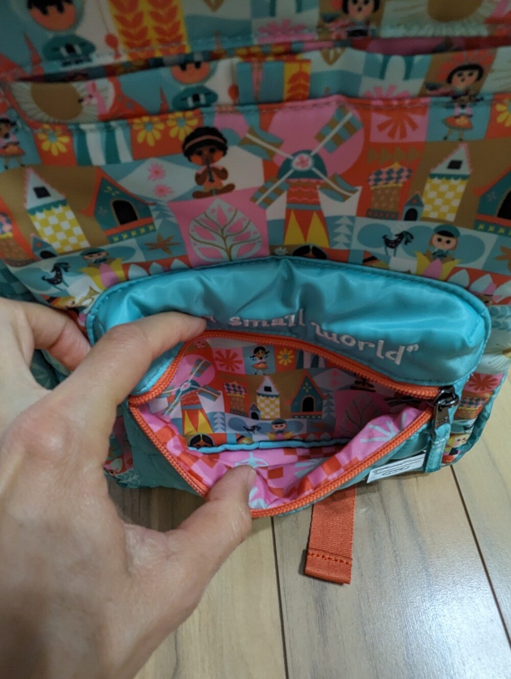 NWT! Lug X Disney It's A Small World Small Backpack - Picture 15 of 16